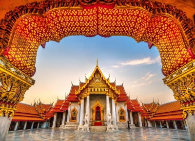 Wat Benchamabophit Tempel Bangkok (Luciano Mortula-LGM / stock.adobe.com)  lizenziertes Stockfoto 
Informations sur les licences disponibles sous 'Preuve des sources d'images'